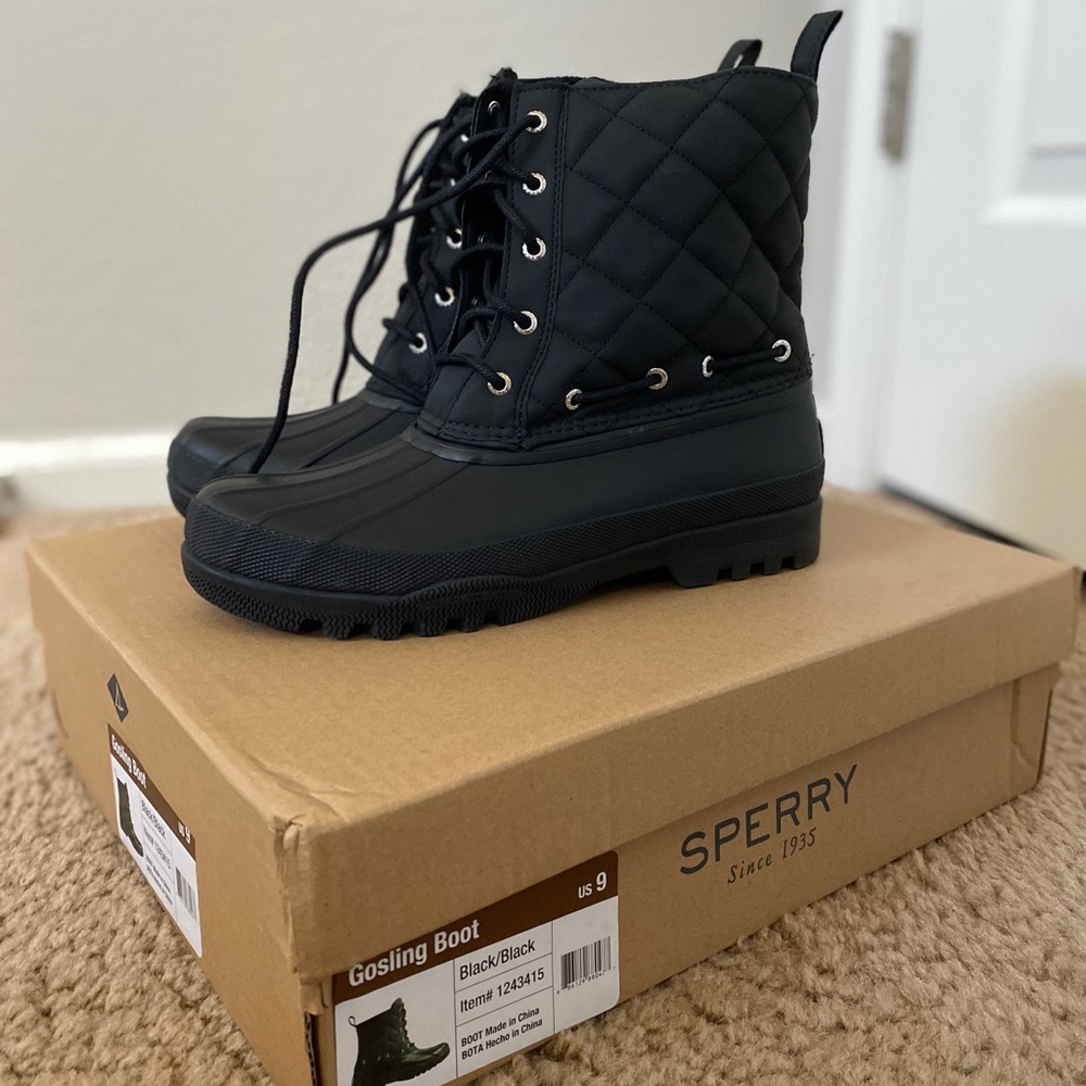 Sperry gosling boot size 9